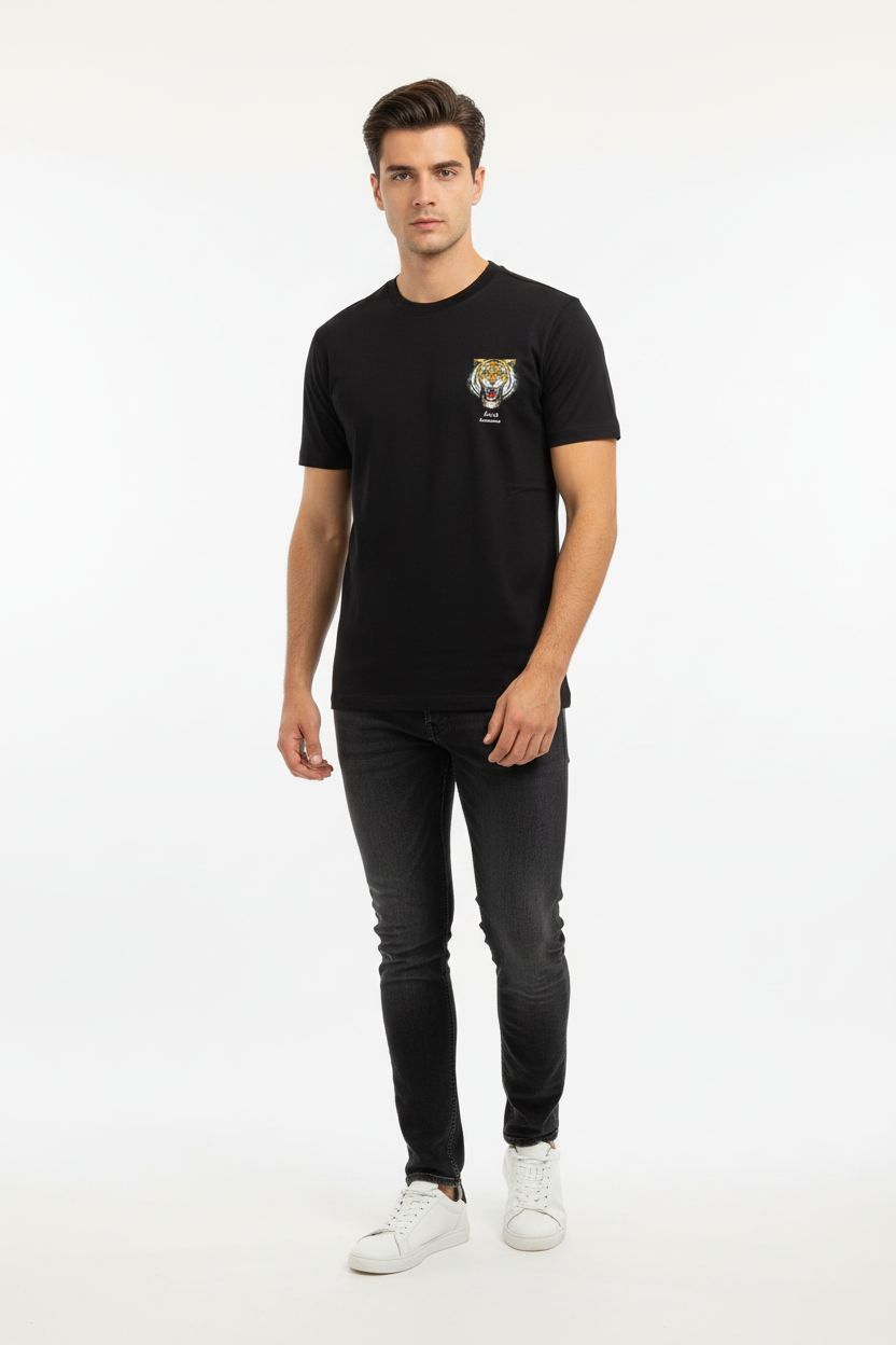 Ferrè Beachwear T-shirt nera su modello