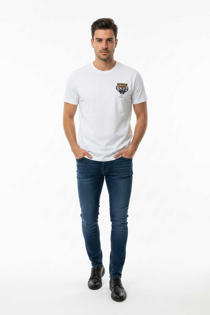 Ferrè Beachwear T-shirt su modello